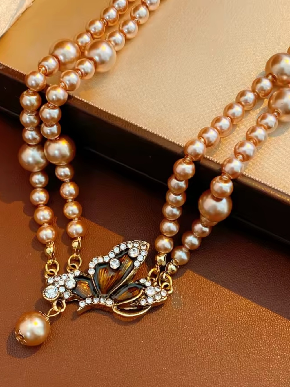 Champagne Pearl Butterfly Necklace Set - Picture 6 of 9